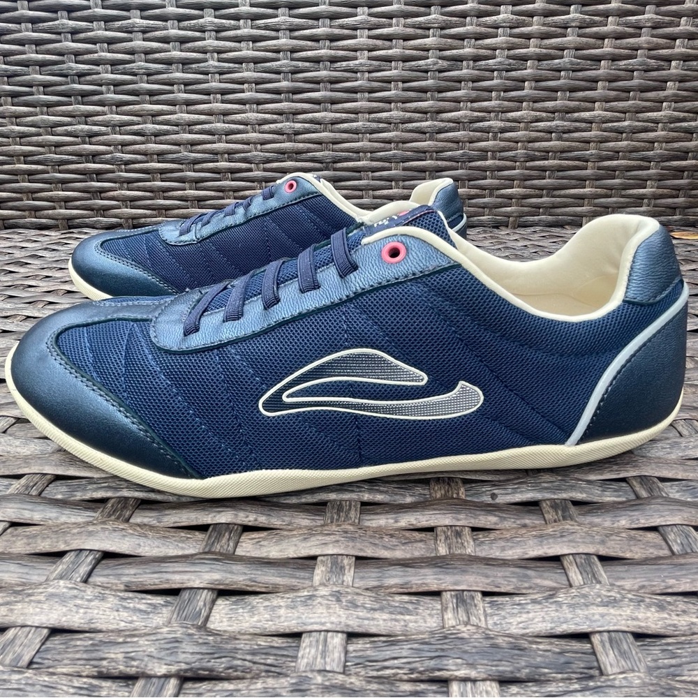 Abeo Lively Casual Shoes Navy Blue/ White Leather sneakers woman’s size 9.5